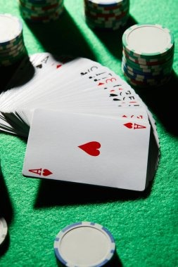 No Commission Baccarat table layout at ft950 with player and banker cards visible